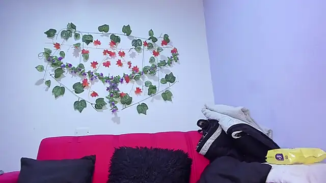 nicollee18 online show from February 2025 09:20:02 AM