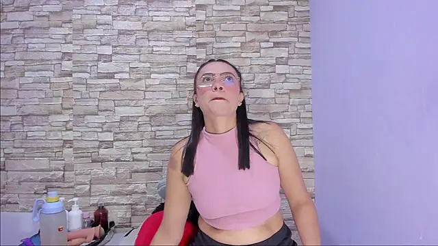 nicollee18 online show from September 2025 11:59:01 PM