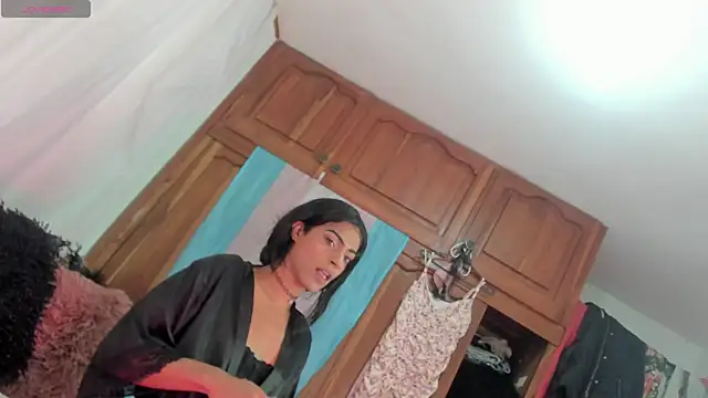 Itsme Daniela online show from October 2025 03:22:01 PM