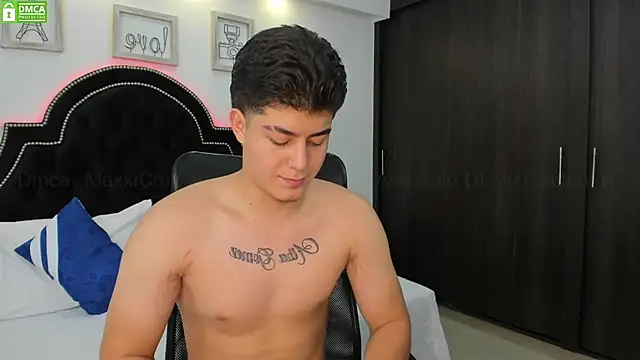 MaxxiCruz online show from January 2025 02:17:02 PM