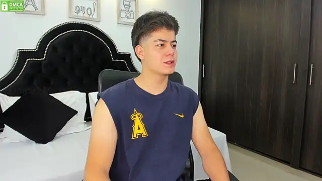 MaxxiCruz online show from January 2025 12:37:02 PM