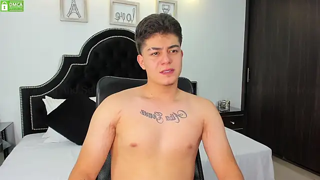 MaxxiCruz online show from January 2025 06:43:02 PM