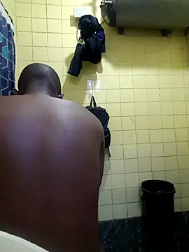 Snapshot of Polygamist chatting on October 2025 05:03:02 AM Polygamist online show from October 2025 05:03:02 AM