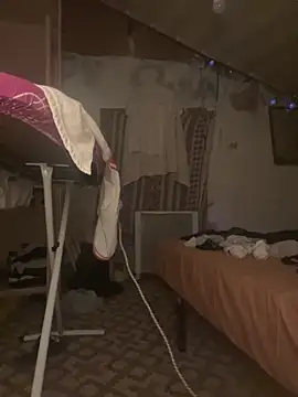 Snapshot of Yasmine47 chatting on September 2025 03:33:02 AM Yasmine47 online show from September 2025 03:33:02 AM