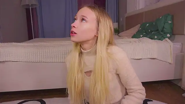 Snapshot of LynetBurby chatting on December 2025 06:11:01 AM LynetBurby online show from December 2025 06:11:01 AM