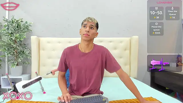 Snapshot of kieran_derek chatting on March 2025 03:21:02 AM kieran derek online show from March 2025 03:21:02 AM