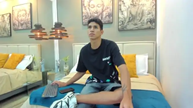 Snapshot of kieran_derek chatting on November 2025 03:06:02 AM kieran derek online show from November 2025 03:06:02 AM