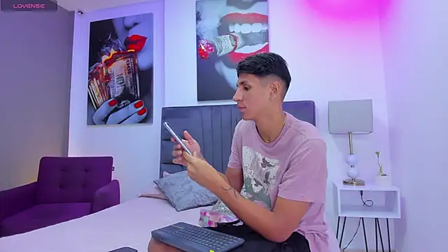 Snapshot of kieran_derek chatting on November 2025 03:17:01 AM kieran derek online show from November 2025 03:17:01 AM