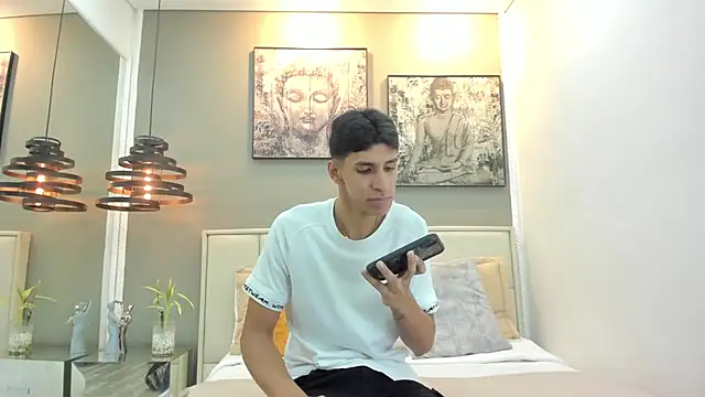 Snapshot of kieran_derek chatting on December 2025 02:19:01 AM kieran derek online show from December 2025 02:19:01 AM