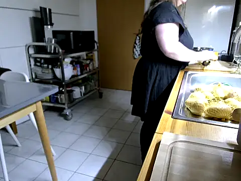 MarthaBriest online show from November 2025 06:48:01 AM