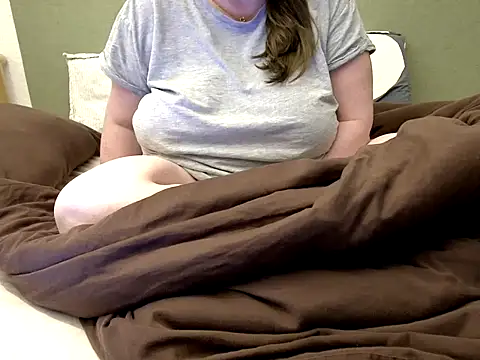 Snapshot of MarthaBriest chatting on March 2026 04:38:01 AM MarthaBriest online show from March 2026 04:38:01 AM