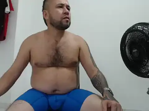 Snapshot of very2_sexy chatting on December 2024 09:00:02 PM very2 sexy online show from December 2024 09:00:02 PM