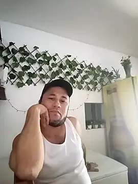 Snapshot of very2_sexy chatting on September 2025 10:36:01 PM very2 sexy online show from September 2025 10:36:01 PM