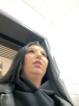 Tisha Busty online show from October 2025 09:39:01 AM