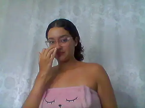 Snapshot of Oreo_111 chatting on April 2026 03:01:01 AM Oreo 111 online show from April 2026 03:01:01 AM