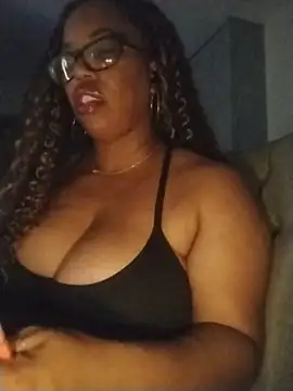 Snapshot of KittyKayla chatting on November 2025 06:34:01 AM KittyKayla online show from November 2025 06:34:01 AM