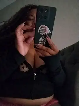 Snapshot of KittyKayla chatting on November 2025 09:25:01 AM KittyKayla online show from November 2025 09:25:01 AM