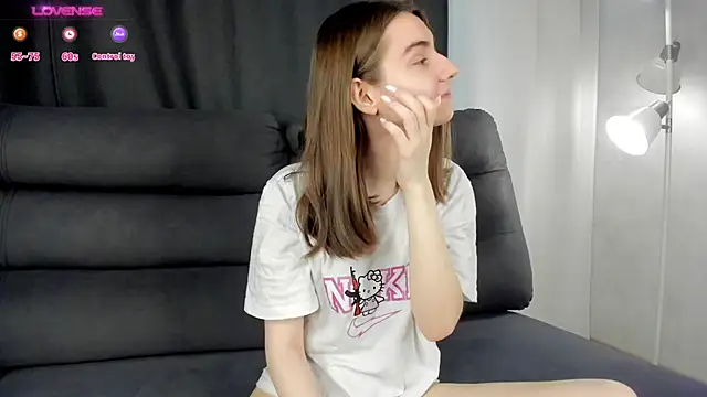 Snapshot of MeghanElson chatting on March 2025 11:33:02 AM MeghanElson online show from March 2025 11:33:02 AM