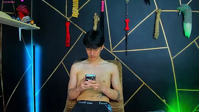 Snapshot of MillersKink chatting on January 2025 11:35:01 PM MillersKink online show from January 2025 11:35:01 PM