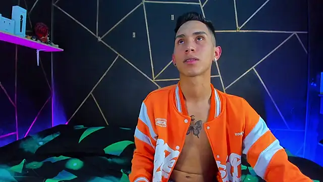 Snapshot of MillersKink chatting on February 2025 04:40:02 AM MillersKink online show from February 2025 04:40:02 AM