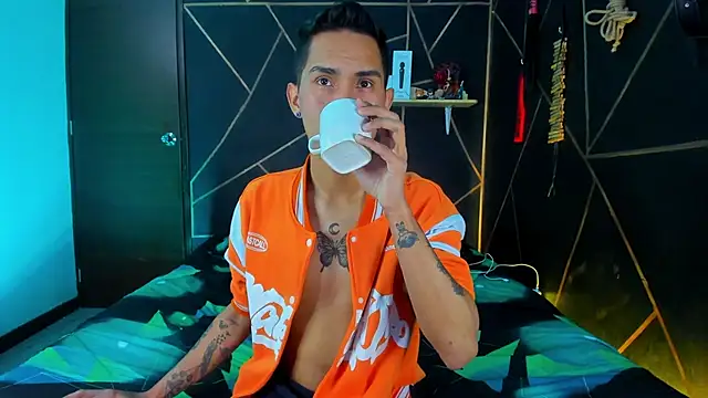 Snapshot of MillersKink chatting on March 2025 09:17:01 PM MillersKink online show from March 2025 09:17:01 PM