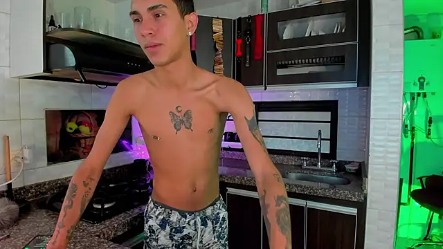 Snapshot of MillersKink chatting on November 2025 06:24:02 PM MillersKink online show from November 2025 06:24:02 PM