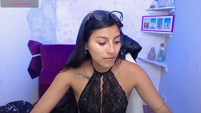 Cailee Mansour online show from November 2025 04:17:01 PM