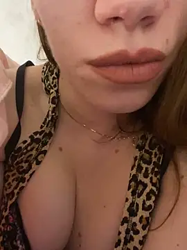 Snapshot of EvaRush chatting on December 2024 12:09:01 AM EvaRush online show from December 2024 12:09:01 AM