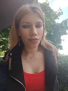 EvaRush online show from May 2026 02:11:01 PM