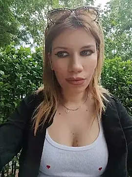 EvaRush online show from May 2026 01:43:02 PM