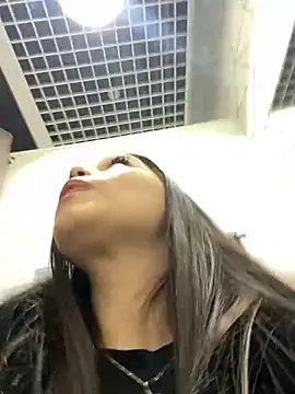 Snapshot of Chloe__Moon chatting on December 2024 04:15:02 PM Chloe Moon online show from December 2024 04:15:02 PM