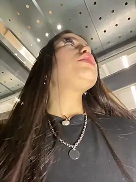 Snapshot of Chloe__Moon chatting on December 2024 09:20:01 PM Chloe Moon online show from December 2024 09:20:01 PM