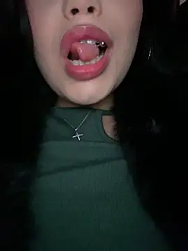 Snapshot of Chloe__Moon chatting on December 2024 01:43:02 PM Chloe Moon online show from December 2024 01:43:02 PM