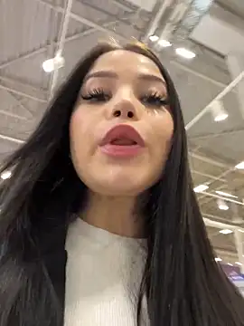 Snapshot of Chloe__Moon chatting on February 2025 09:19:01 PM Chloe Moon online show from February 2025 09:19:01 PM