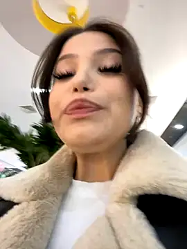 Snapshot of Chloe__Moon chatting on October 2025 03:12:01 PM Chloe Moon online show from October 2025 03:12:01 PM