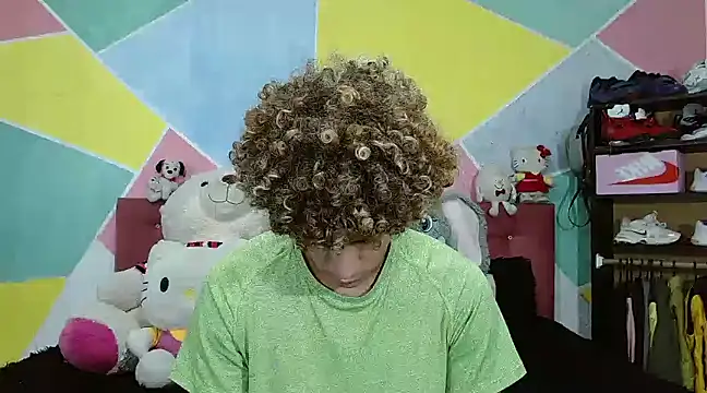 Snapshot of tylor_boy chatting on January 2025 12:35:02 AM tylor boy online show from January 2025 12:35:02 AM