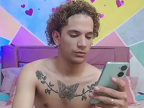 Snapshot of tylor_boy chatting on September 2025 04:45:01 AM tylor boy online show from September 2025 04:45:01 AM