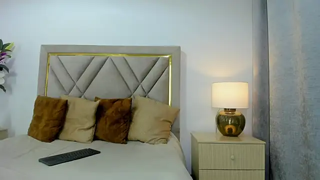 emily queen2 online show from November 2025 06:23:02 PM