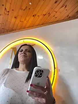 Snapshot of Milff_parkerrr chatting on January 2025 09:25:02 PM Milff parkerrr online show from January 2025 09:25:02 PM