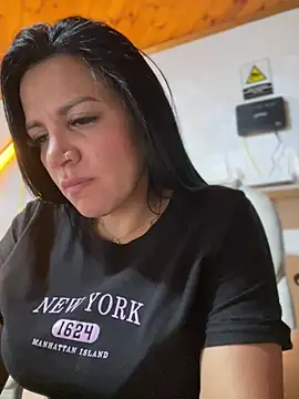 Snapshot of Milff_parkerrr chatting on February 2025 01:06:01 PM Milff parkerrr online show from February 2025 01:06:01 PM