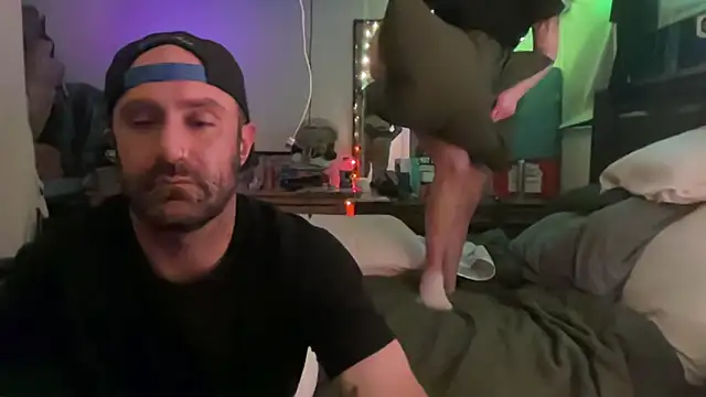 Snapshot of _Studio4Three_ chatting on February 2026 04:43:02 AM Studio4Three online show from February 2026 04:43:02 AM