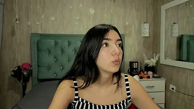 Marcelaa fox online show from May 2026 08:39:02 PM