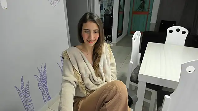 Snapshot of RachelJones_ chatting on June 2026 06:37:02 AM RachelJones online show from June 2026 06:37:02 AM