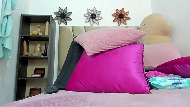 Snapshot of Dalia_20 chatting on February 2025 05:15:02 AM Dalia 20 online show from February 2025 05:15:02 AM