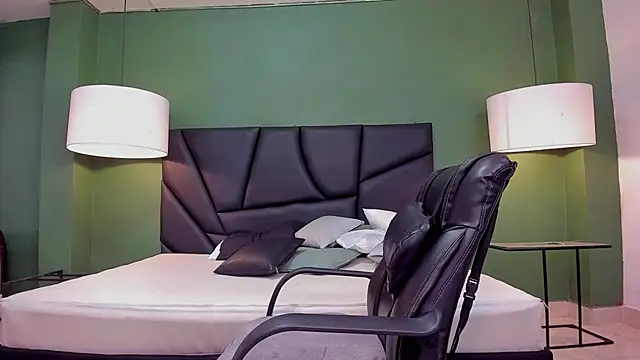 Matthew Dixonn online show from January 2025 10:17:02 PM