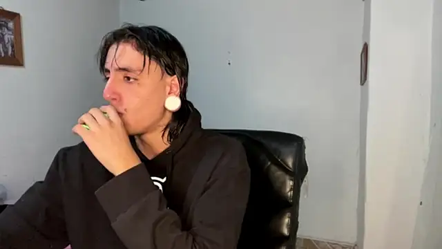 Matthew Dixonn online show from February 2025 11:09:02 PM