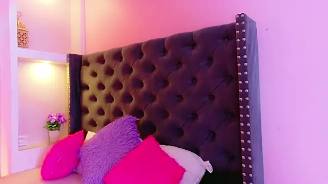 CamiEstrada online show from February 2026 10:15:01 PM