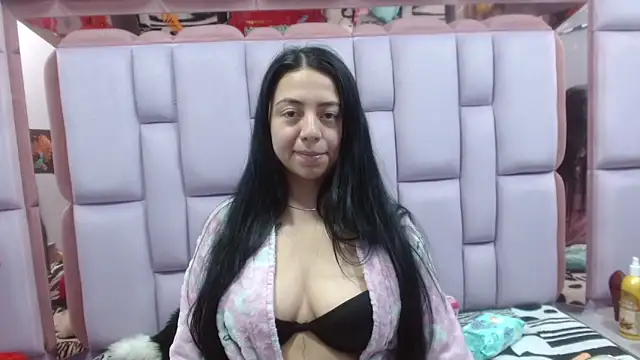 Snapshot of slut_anal_ chatting on January 2025 01:40:01 PM slut anal online show from January 2025 01:40:01 PM