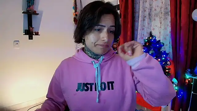 Snapshot of TinnaDawsom chatting on December 2024 02:02:02 AM TinnaDawsom online show from December 2024 02:02:02 AM