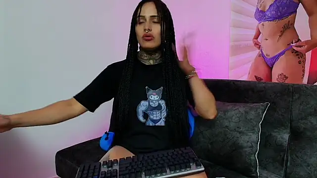 Snapshot of TinnaDawsom chatting on February 2025 12:17:02 AM TinnaDawsom online show from February 2025 12:17:02 AM